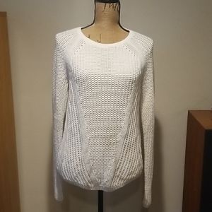 💙 H&M cream cable knit sweater